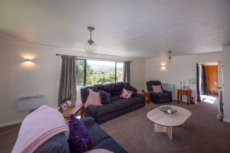 Photo of property in 75 Halswater Drive, Churton Park, Wellington, 6037