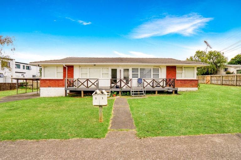 Photo of property in 2 Ruby Street, Manurewa, Auckland, 2102