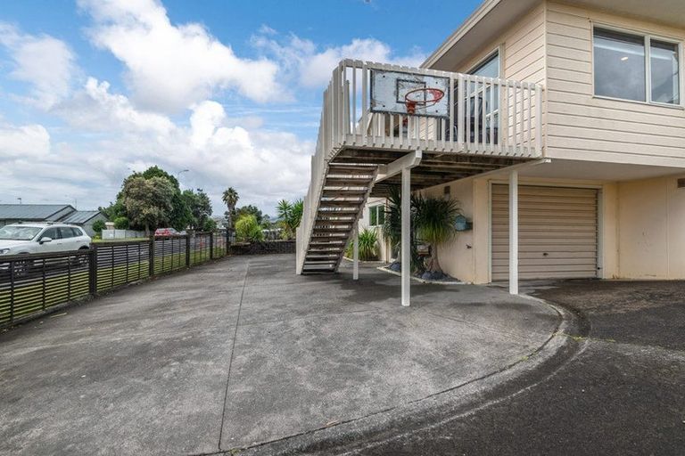 Photo of property in 1/44 Barbados Drive, Unsworth Heights, Auckland, 0632