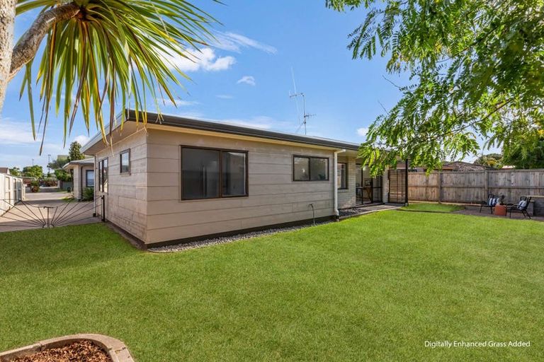 Photo of property in 2/83 Gloucester Road, Mount Maunganui, 3116