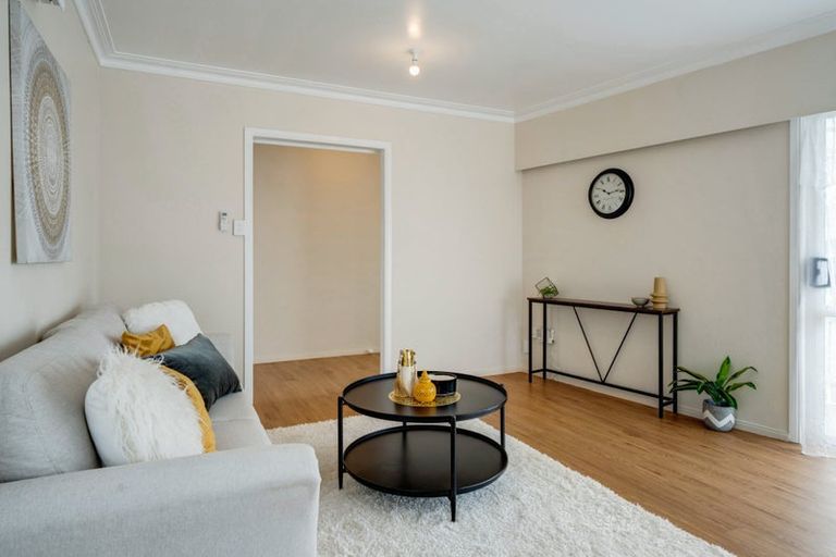 Photo of property in 21 Idlewild Avenue, Mangere, Auckland, 2022