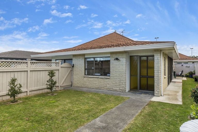 Photo of property in 1/218 Centreway Road, Orewa, 0931