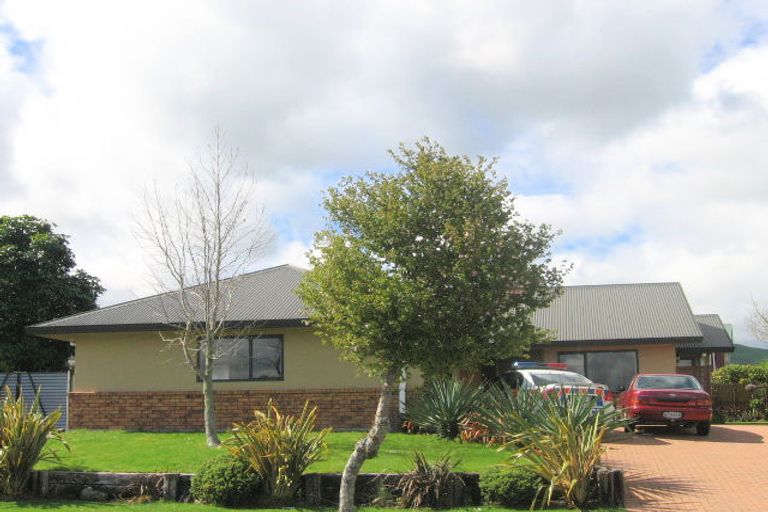Photo of property in 15 Burton Place, Owhata, Rotorua, 3010