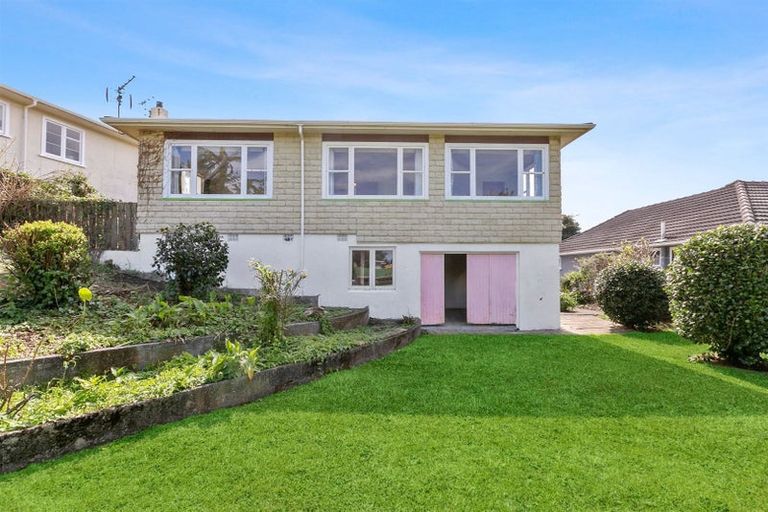 Photo of property in 8 Pembroke Street, Westown, New Plymouth, 4310