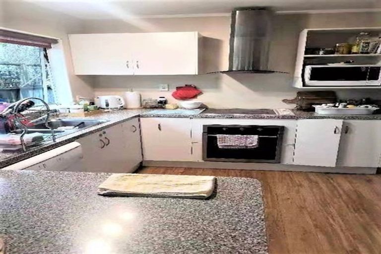 Photo of property in 2/275 Waterloo Road, Waterloo, Lower Hutt, 5011