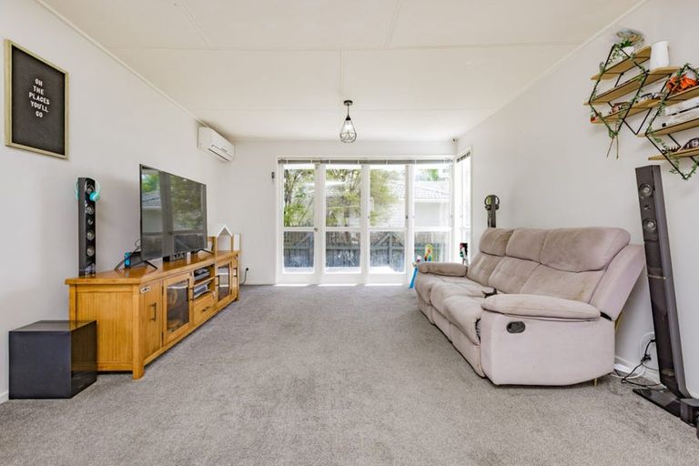 Photo of property in 17 Hamilton Drive, Waiuku, 2123