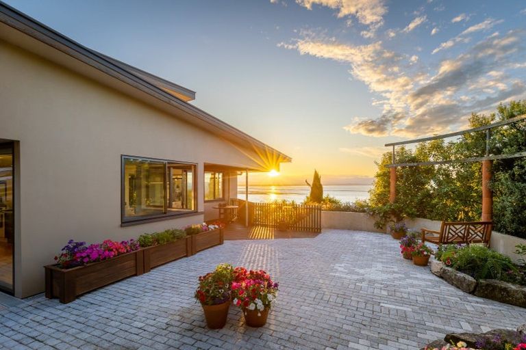 Photo of property in 28 The Cliffs, Britannia Heights, Nelson, 7010