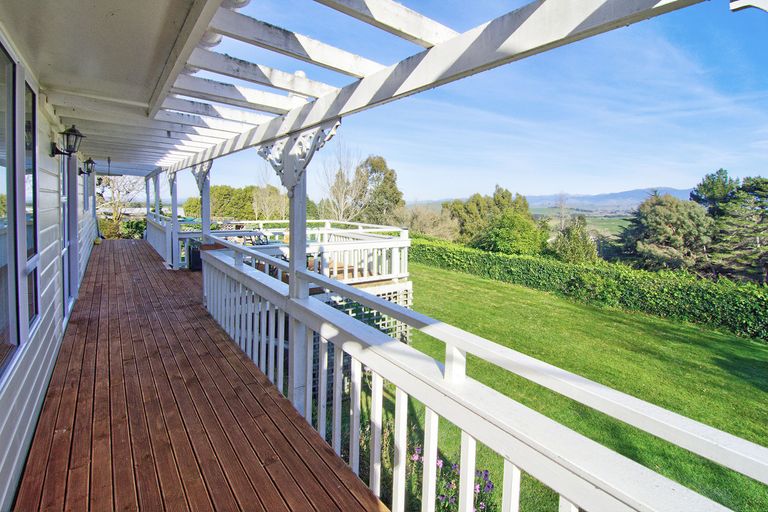 Photo of property in 132 Kaka Amu Road, Rangitumau, Masterton, 5871