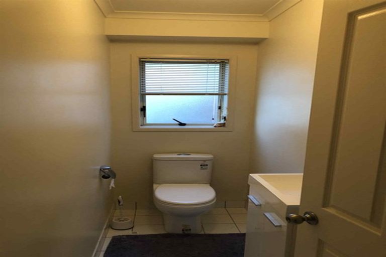 Photo of property in 13 Belcoo Crescent, East Tamaki, Auckland, 2013