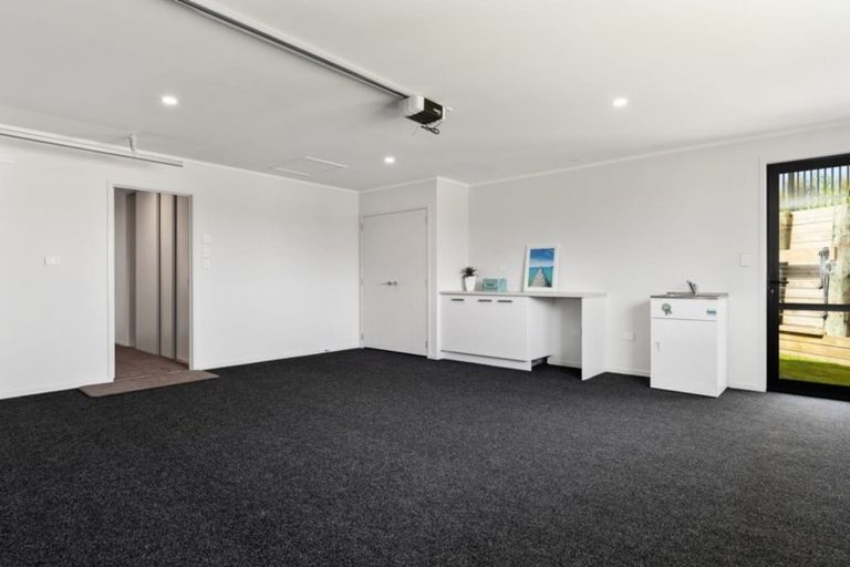 Photo of property in 1 Ridge Drive, Omokoroa, 3114