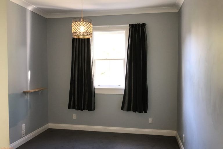 Photo of property in 30a Sutherland Crescent, Melrose, Wellington, 6023