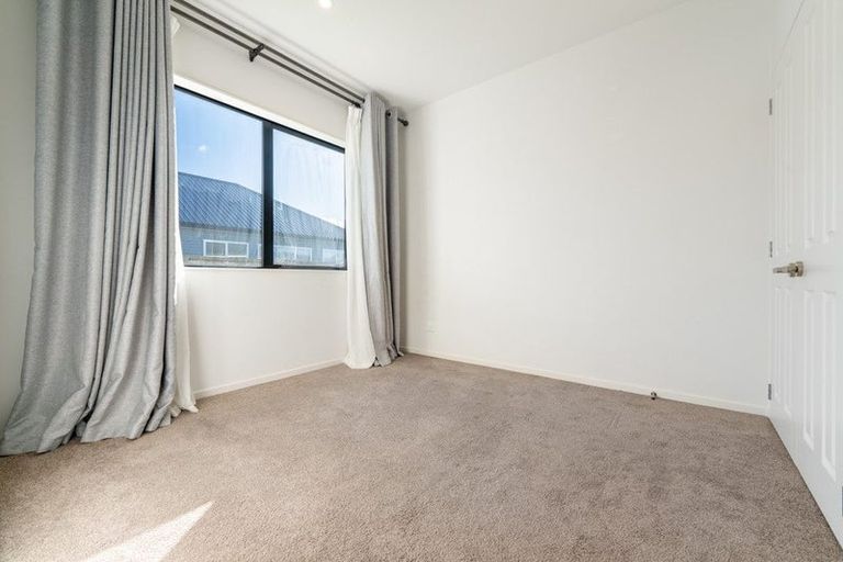 Photo of property in 6 Twin Parks Rise, Papakura, 2110