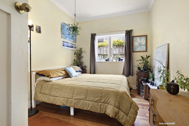 Photo of property in 16 Lonsdale Crescent, Rongotai, Wellington, 6022