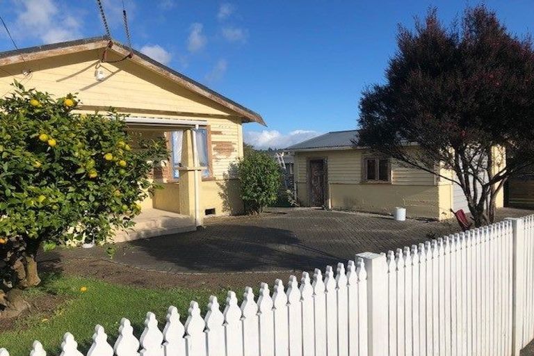 Photo of property in 110 Kowhai Street, Naenae, Lower Hutt, 5011