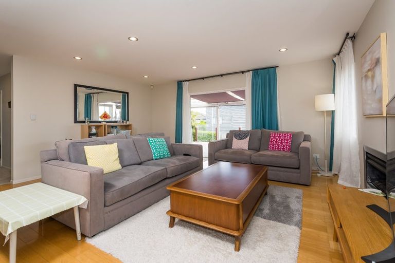 Photo of property in 90 Oakway Drive, Schnapper Rock, Auckland, 0632