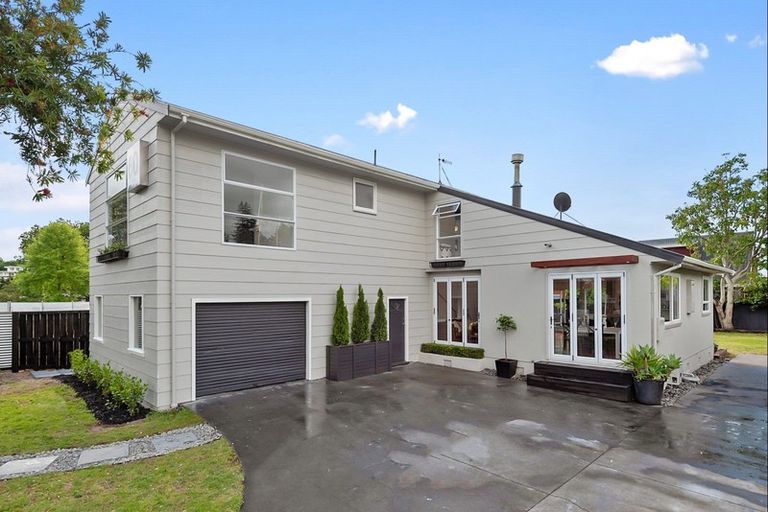 Photo of property in 60 Banbury Crescent, Fairfield, Hamilton, 3214