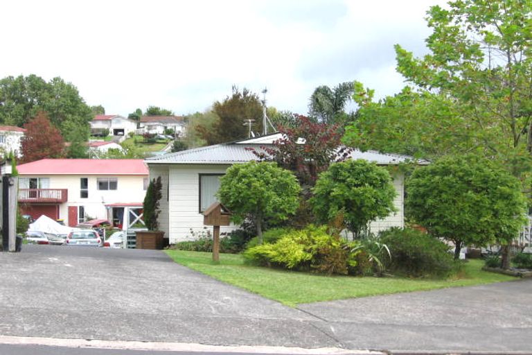 Photo of property in 58 Sungrove Rise, Sunnyvale, Auckland, 0612