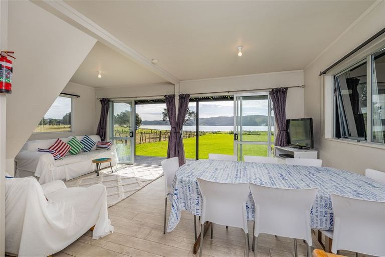 Photo of property in 847 Whangaruru North Road, Whangaruru, Russell, 0184