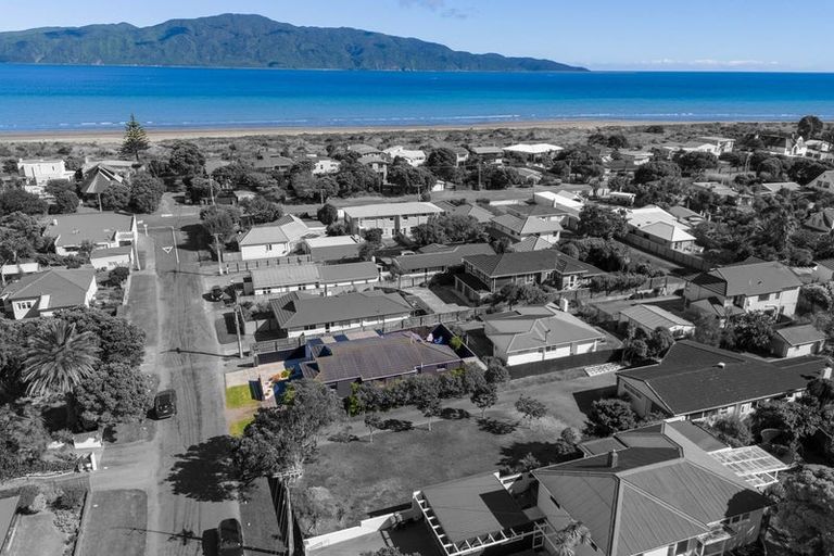 Photo of property in 7a Nathan Avenue, Paraparaumu Beach, Paraparaumu, 5032