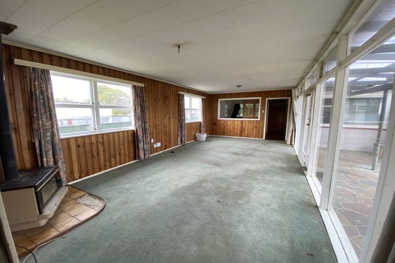 Photo of property in 15 Kirk Street, Otaki, 5512