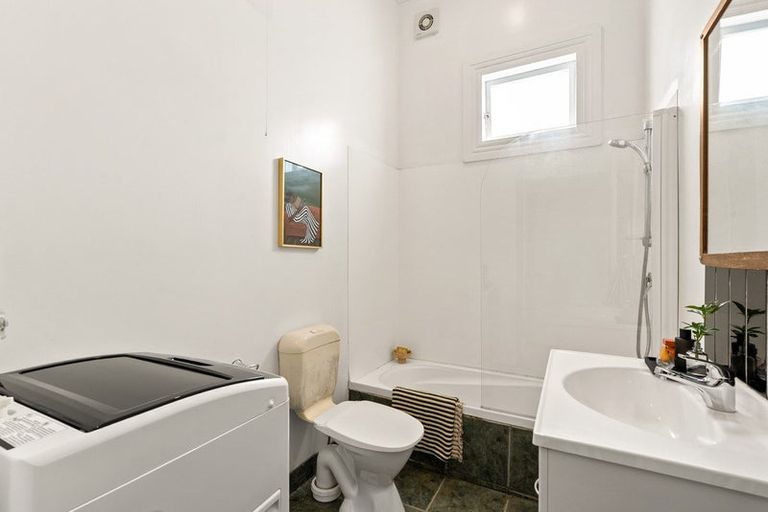 Photo of property in 170 Tasman Street, Mount Cook, Wellington, 6021