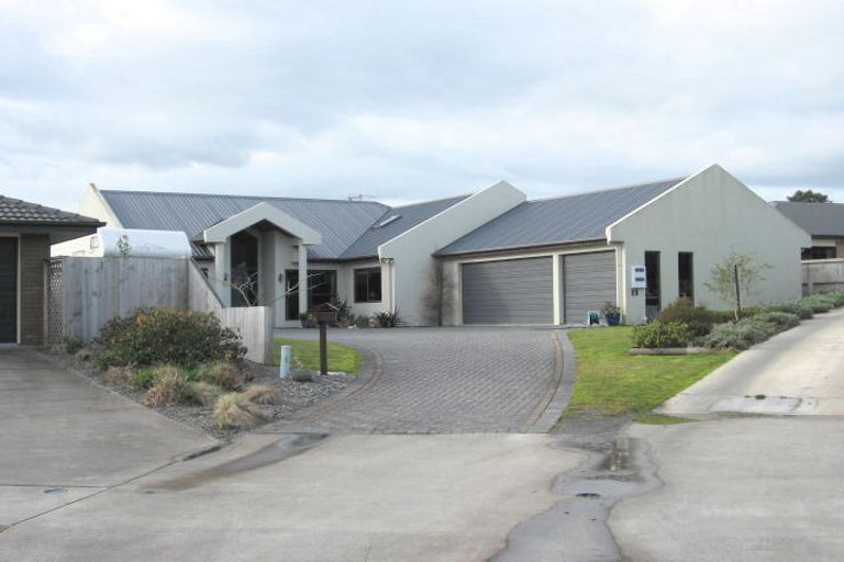 Photo of property in 34 Cranbrook Place, Rototuna North, Hamilton, 3210