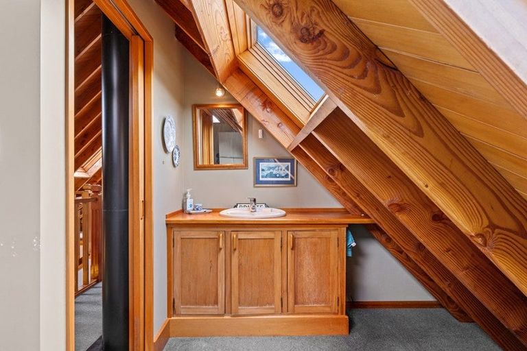 Photo of property in 2/4 Herbs Place, Cashmere, Christchurch, 8022