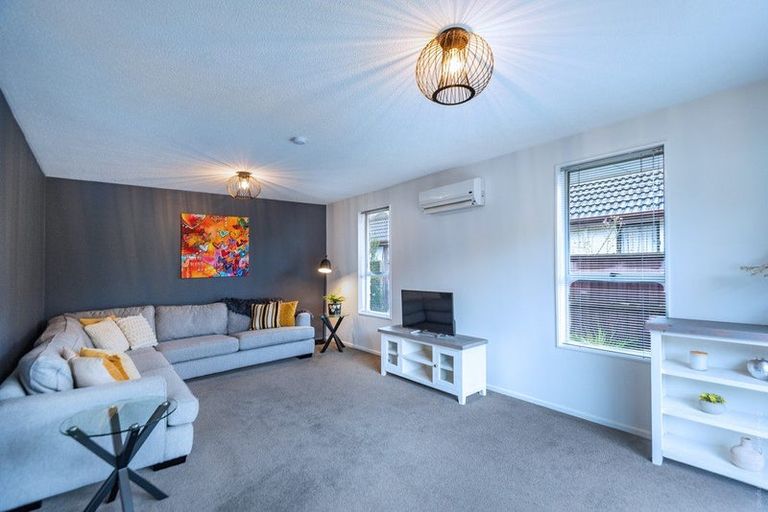Photo of property in 16b Broadfell Avenue, Avonhead, Christchurch, 8042