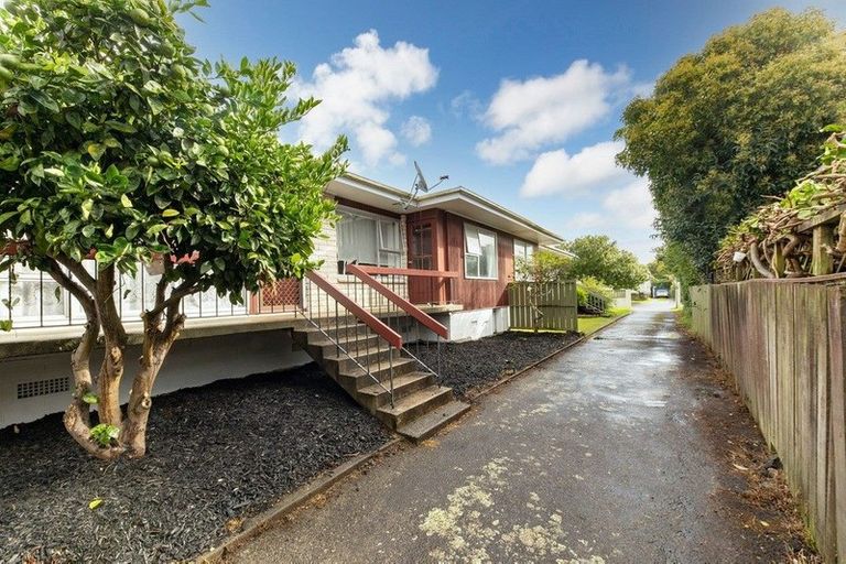 Photo of property in 1/12 Lyon Avenue, Mount Albert, Auckland, 1025