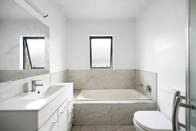 Photo of property in 281 Cambridge Road, Hillcrest, Hamilton, 3216