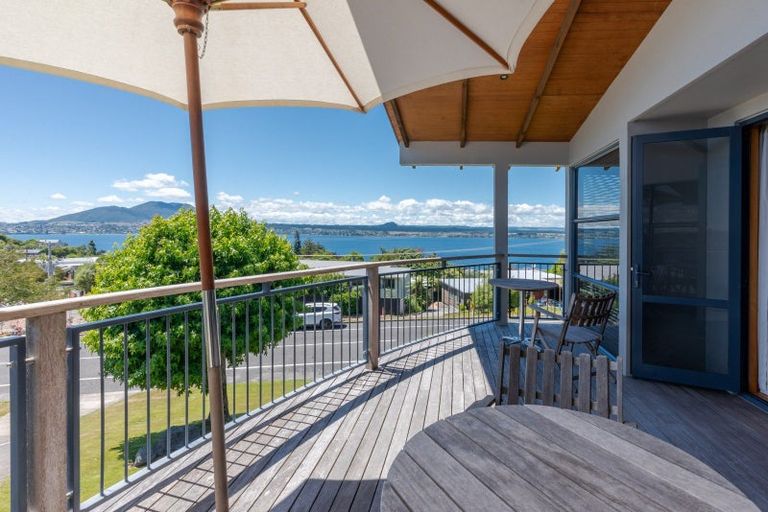 Photo of property in 18 Wakeman Road, Acacia Bay, Taupo, 3330
