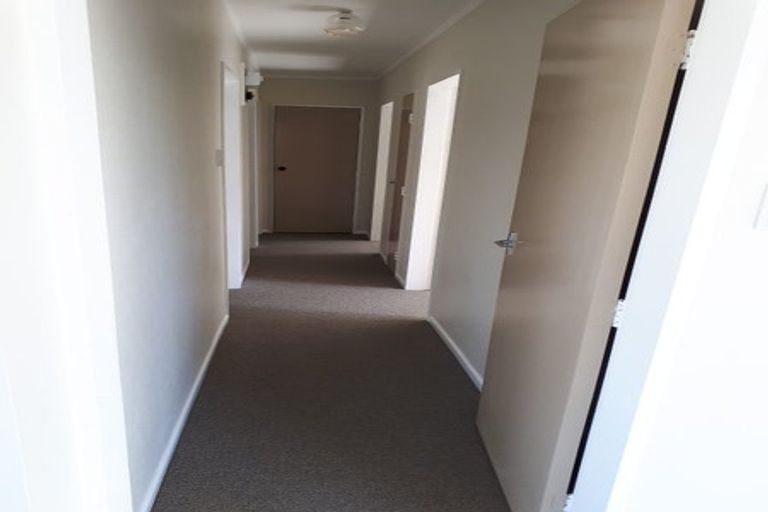 Photo of property in 2 Rajkot Terrace, Broadmeadows, Wellington, 6035