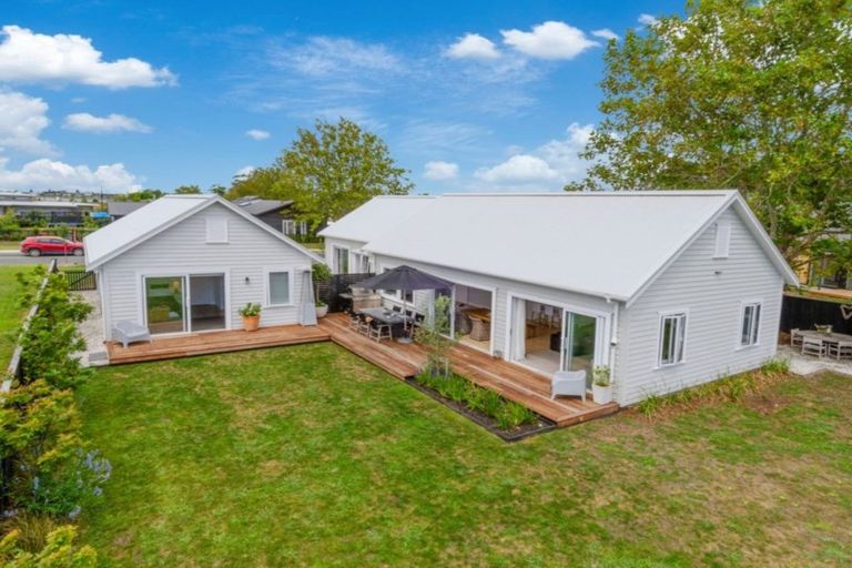 Photo of property in 14 Shearwater Lane, Point Wells, 0986