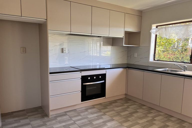 Photo of property in 2/169 Onewa Road, Birkenhead, Auckland, 0626