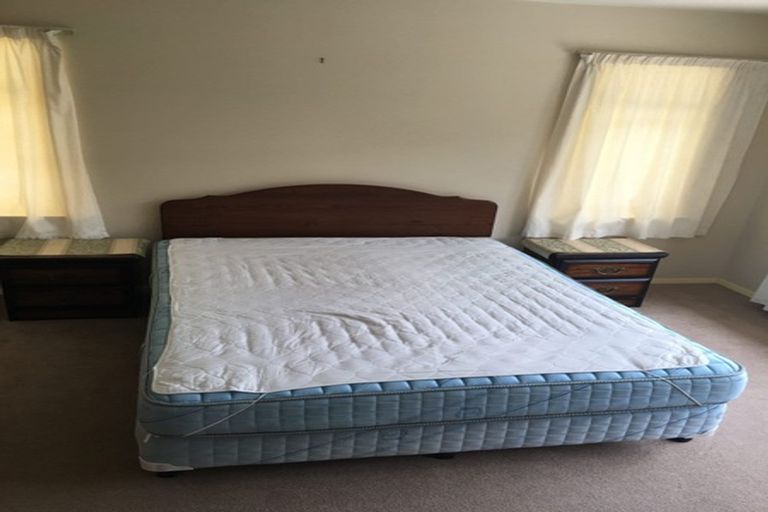 Photo of property in 130 Yaldhurst Road, Sockburn, Christchurch, 8042