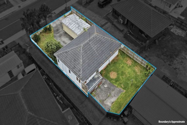 Photo of property in 47 Fairdene Avenue, Henderson, Auckland, 0610