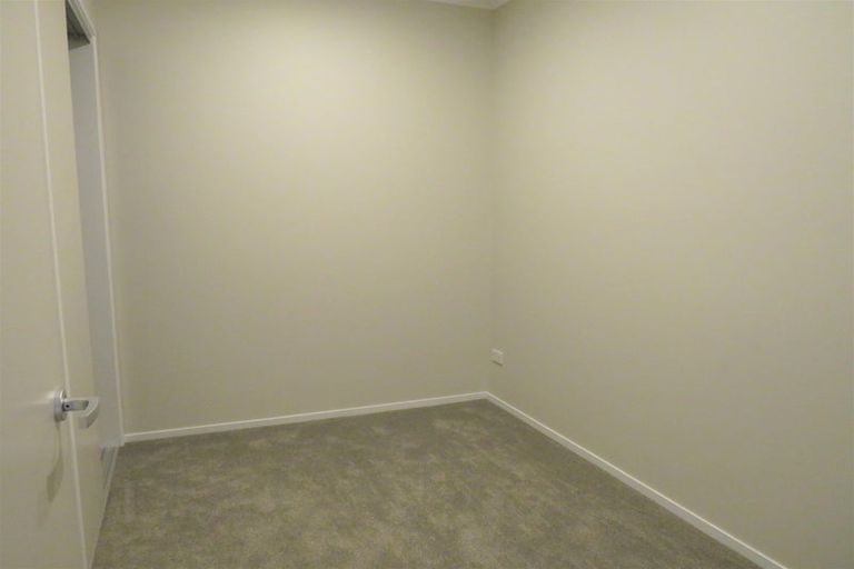 Photo of property in 58 Rangihina Road, Hobsonville, Auckland, 0616