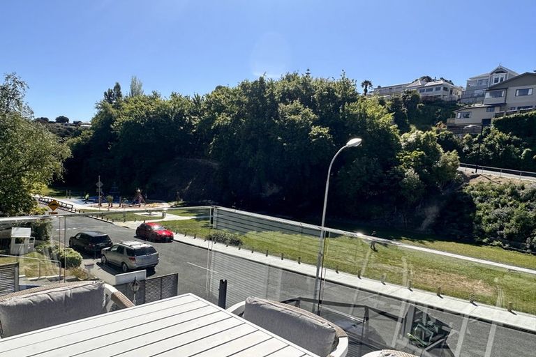 Photo of property in 73 Faraday Street, Hospital Hill, Napier, 4110