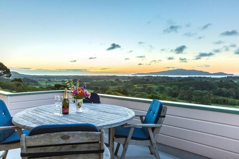 Photo of property in 243 Huia Street, Waikanae, 5391