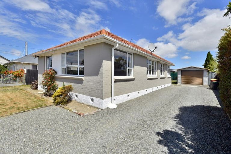 Photo of property in 12 Boyne Avenue, Northcote, Christchurch, 8052