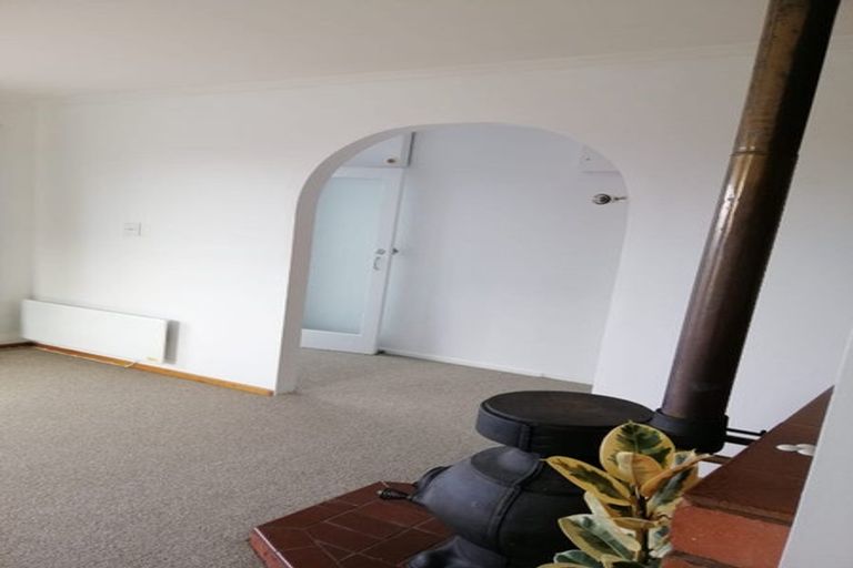 Photo of property in 32 Arapiko Street, Johnsonville, Wellington, 6037