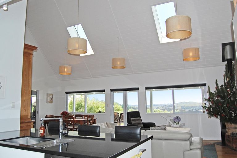 Photo of property in 30 Rangiora Road, Kaiwaka, 0573