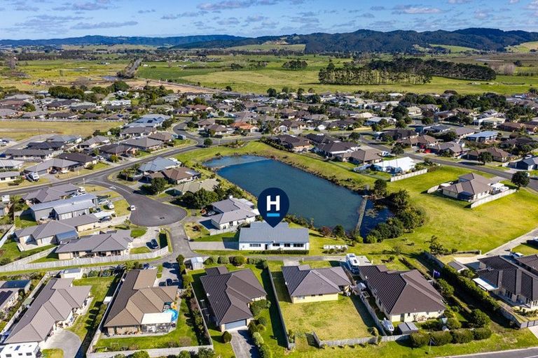 Photo of property in 9 Kamahi Place, One Tree Point, 0118