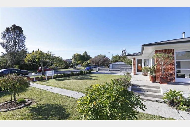 Photo of property in 54 Flynn Road, Hillcrest, Hamilton, 3216