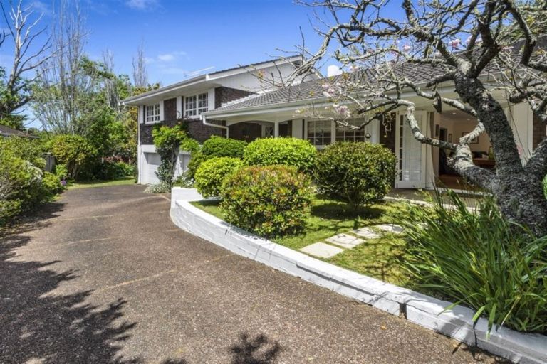 Photo of property in 7 Jessmae Place, Hillcrest, Auckland, 0627