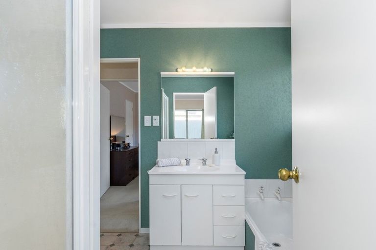 Photo of property in 121a Blake Boulevard, Papamoa Beach, Papamoa, 3118