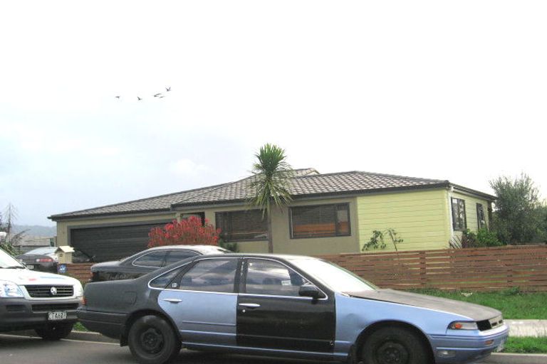 Photo of property in 30 Woodbank Drive, Glen Eden, Auckland, 0602