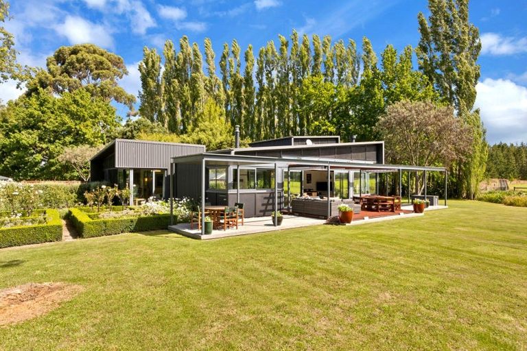 Photo of property in 24 Angus Place, Rangiora, 7400