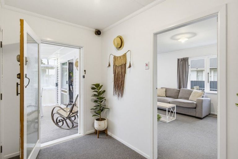 Photo of property in 9 Duke Street, Levin, 5510