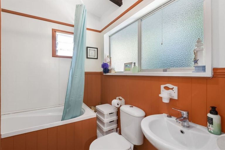 Photo of property in 24 Purau Avenue, Diamond Harbour, 8972